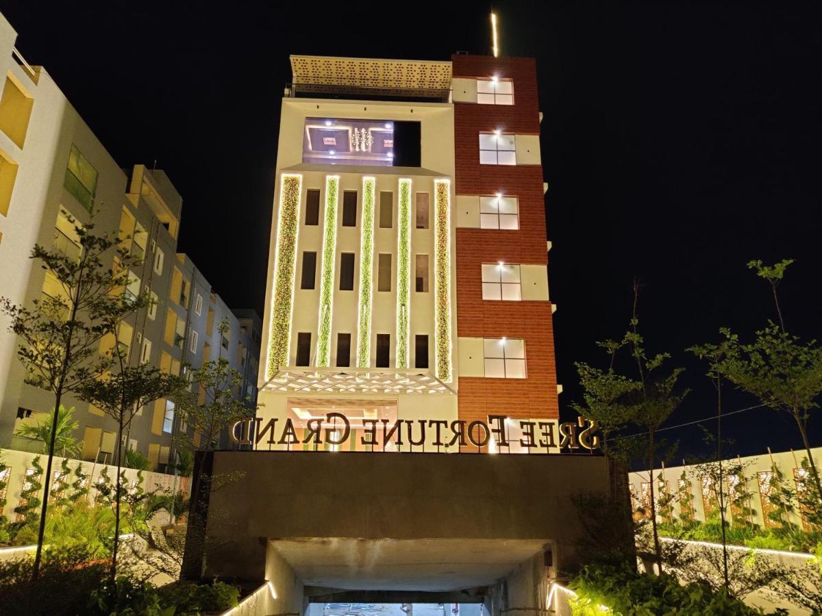Hotel Sree Fortune Grand, Tadepalli à Tadepalle Extérieur photo