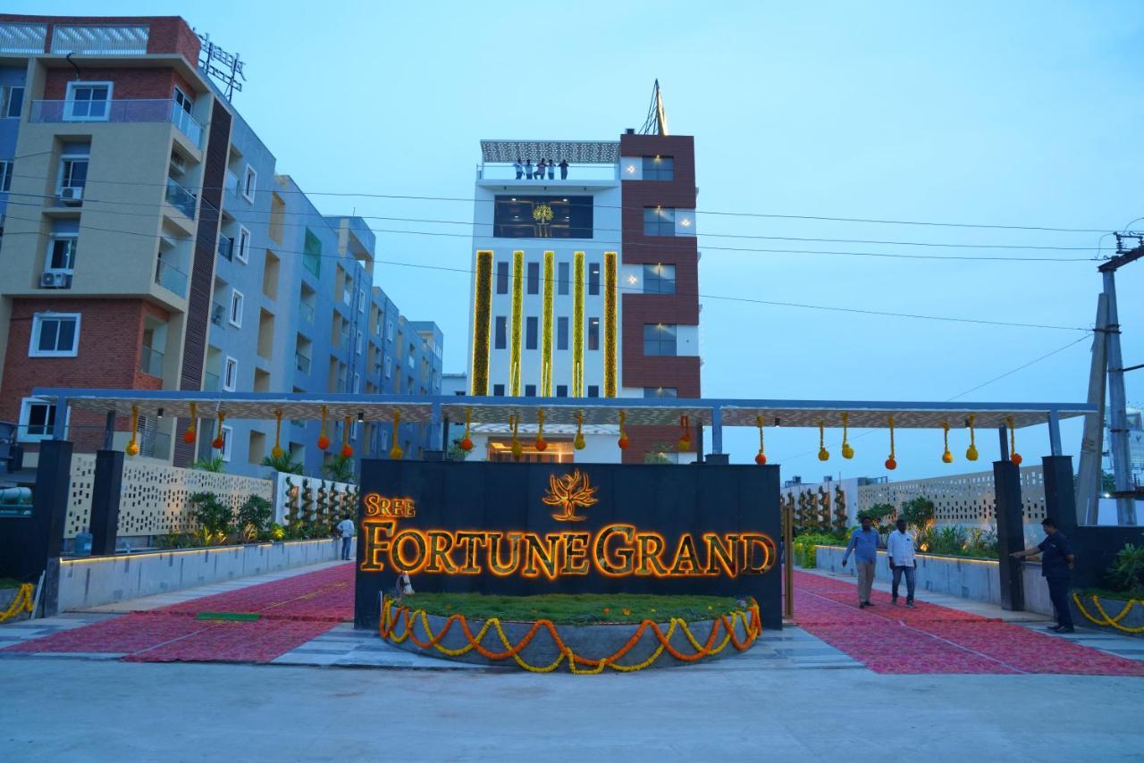Hotel Sree Fortune Grand, Tadepalli à Tadepalle Extérieur photo