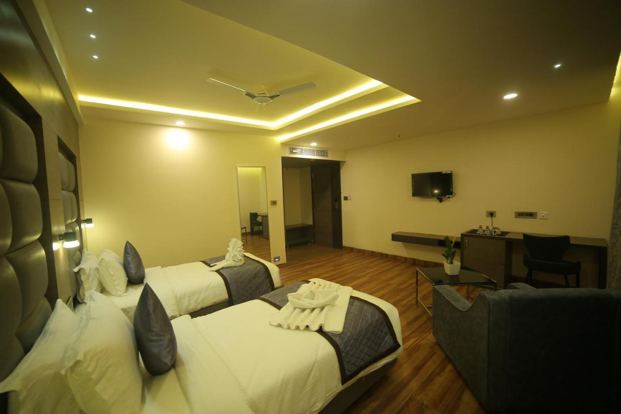Hotel Sree Fortune Grand, Tadepalli à Tadepalle Extérieur photo