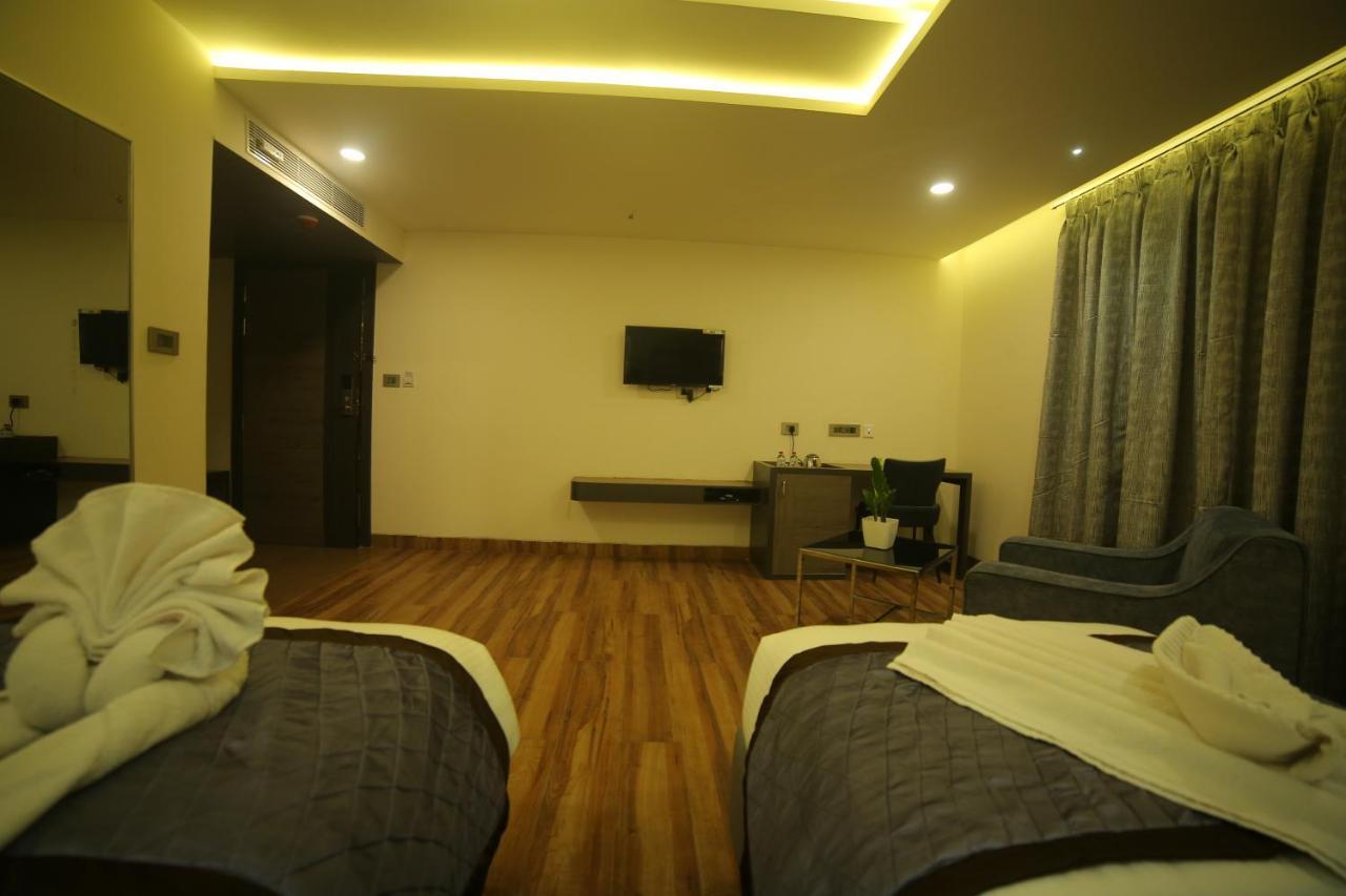 Hotel Sree Fortune Grand, Tadepalli à Tadepalle Extérieur photo