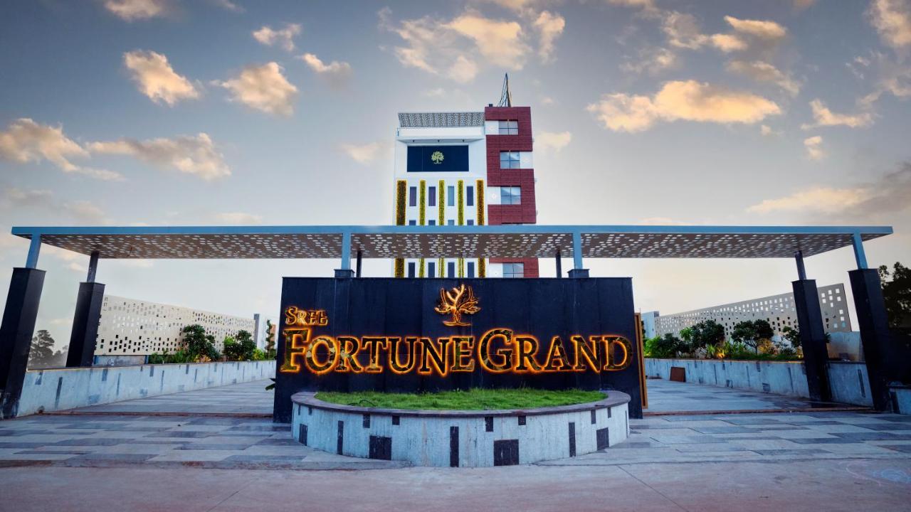 Hotel Sree Fortune Grand, Tadepalli à Tadepalle Extérieur photo